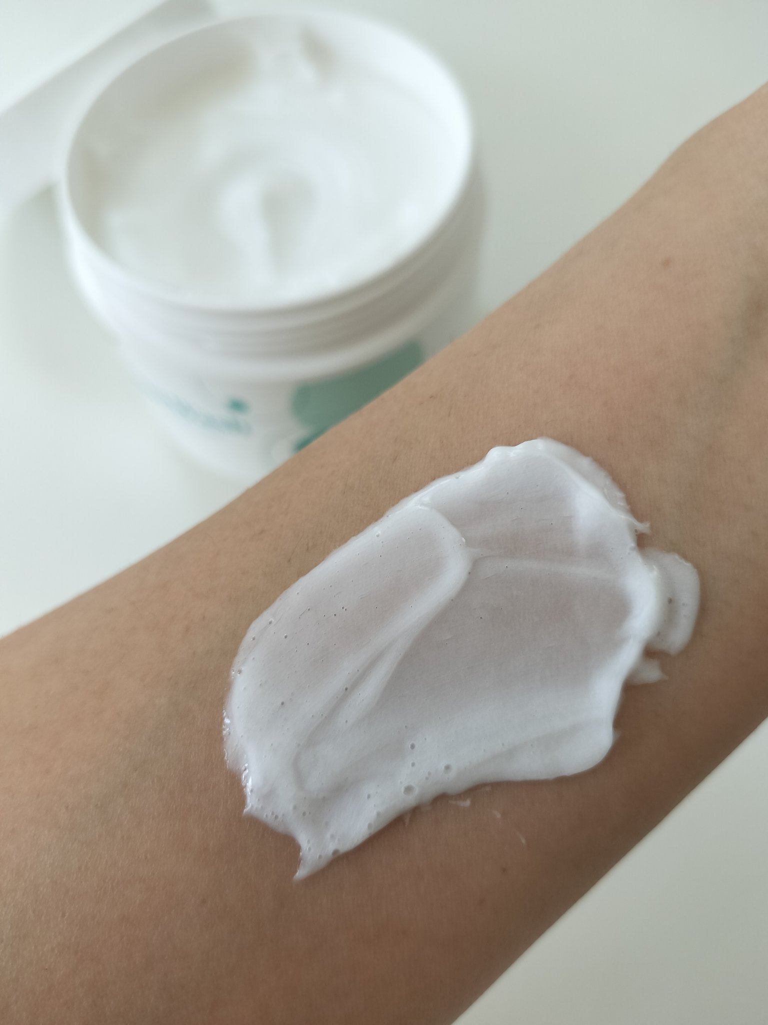 ダヴ クリームボディウォッシュ コンフォートモイスチャー/ダヴ/ボディソープを使ったクチコミ（2枚目）