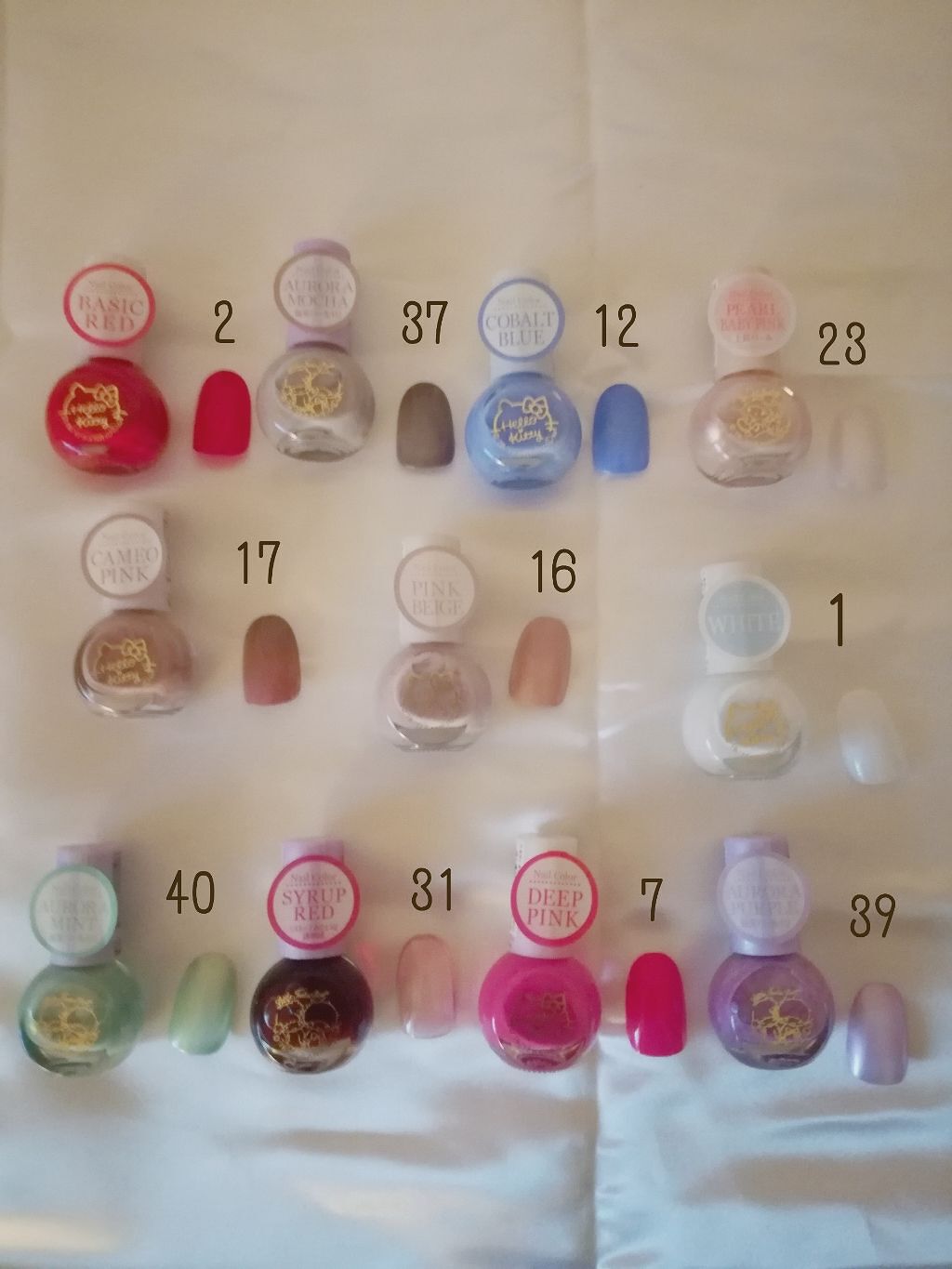 DAISO サンリオネイルのクチコミ「匂いが気にならないネイル！👁👁✨

🦌❤ダイソー サンリオ ネイル

発色★★★★☆
物によっ.....」（3枚目）