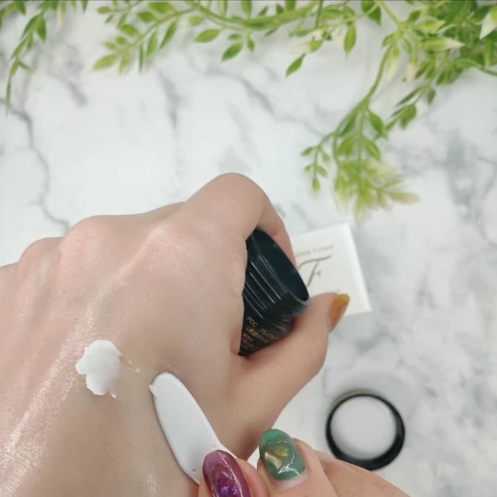 あたりちゃん♥️フォロバ&イイネ返し on LIPS 「🌸PCCプレミアムエッセンスFIV(30㎖)🌸PCCプレミアム..」(8枚目)