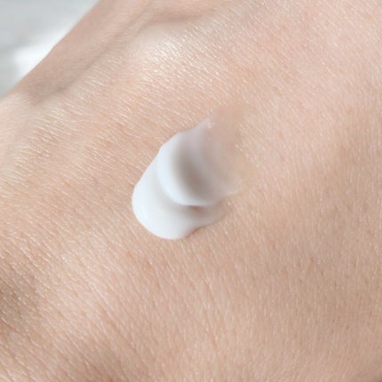 メイクミーハッピー ハンドクリーム WHITE/キャンメイク/ハンドクリームを使ったクチコミ(2枚目)