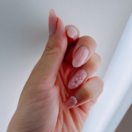 riii-.-noo on LIPS 「💅🌸✨春はやっぱり🌸桜nail✨#桜nail#シール#オフィス..」(2枚目)