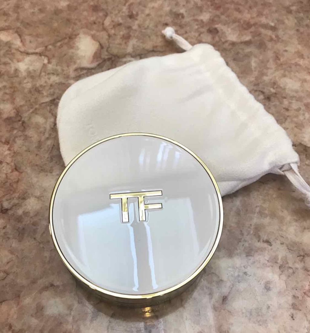 TOM FORD BEAUTY ソレイユ グロウ トーン アップ ファンデーション SPF40 ハイドレーティング クッション コンパクトのクチコミ「TOM FORD  
ソレイユ グロウトーンアップ ファンデーション
ハイドレーティング クッ.....」（3枚目）