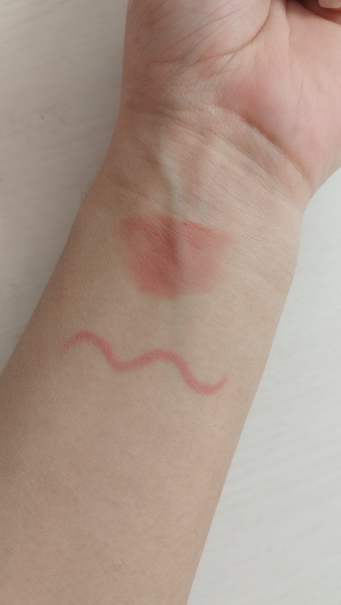 カラーグラム ヌーディーブラーティント/Colorgram/リップティントを使ったクチコミ（2枚目）