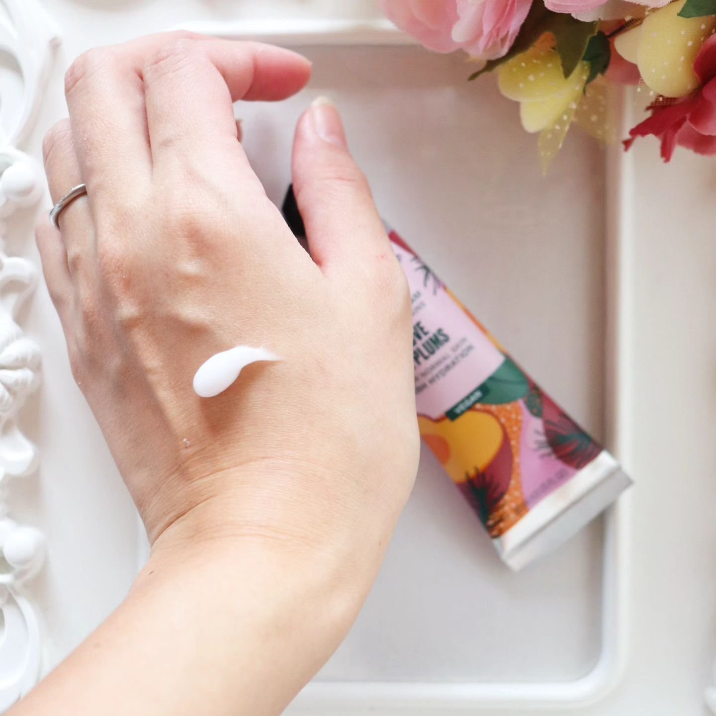 THE BODY SHOP ハンドクリーム PLMのクチコミ「THE BODY SHOP.
ハンドクリーム プラム.
.
♪
オンラインでセール価格になった.....」（3枚目）