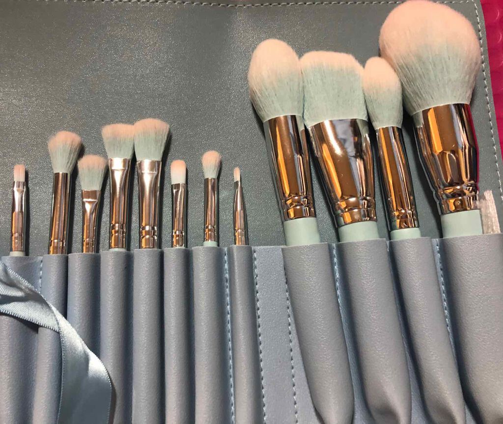 akane on LIPS 「今日洗い替え用にと思って購入したブラシセットが届きました☺️✨..」(2枚目)