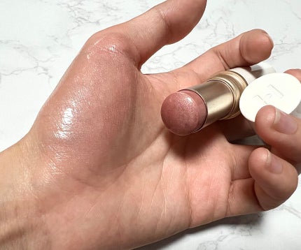 トゥルーディメンションラディアンスバーム/hince/スティックハイライトを使ったクチコミ(4枚目)