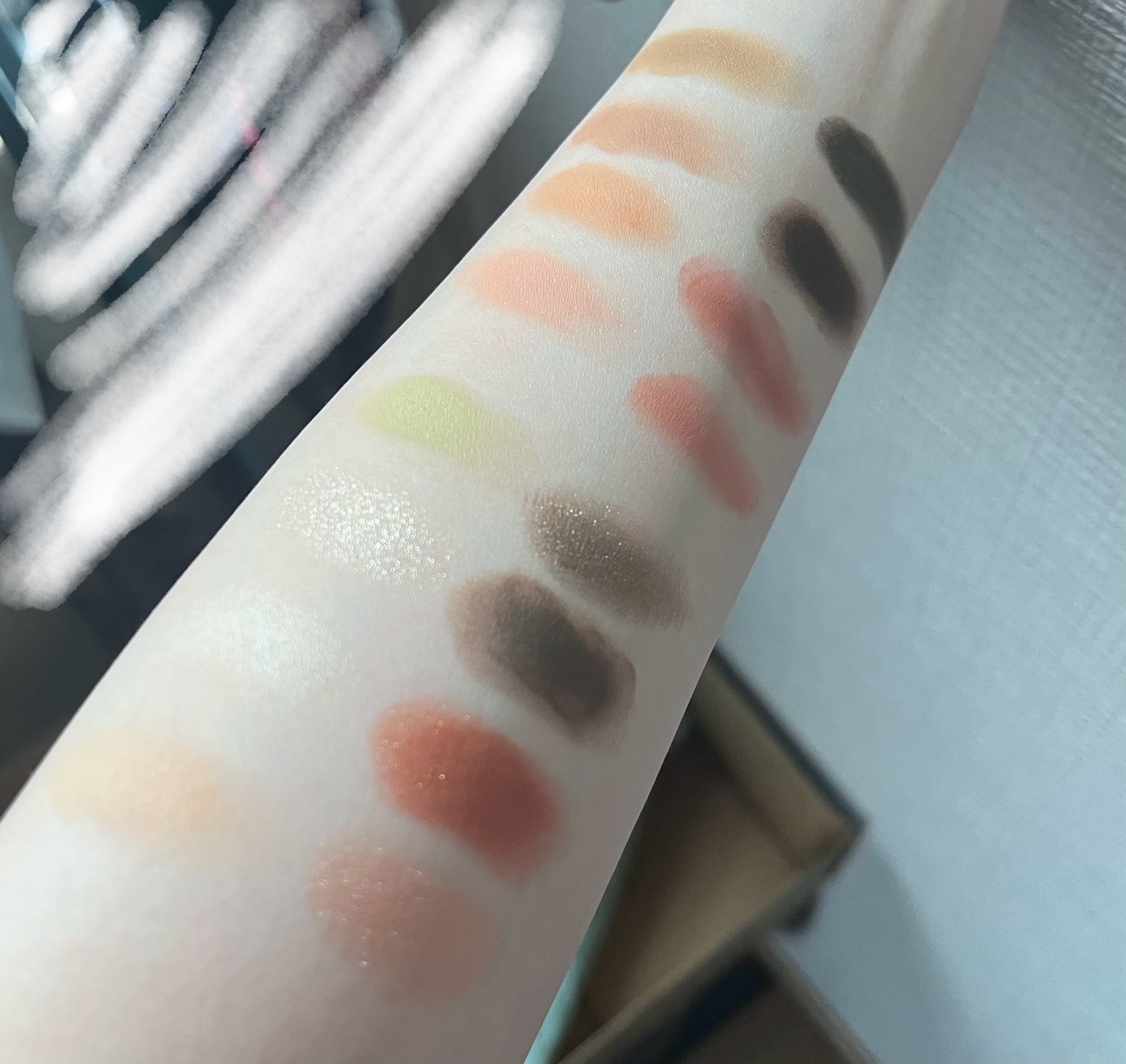 ソフトブラーリングアイパレット/wakemake/アイシャドウパレットを使ったクチコミ（2枚目）