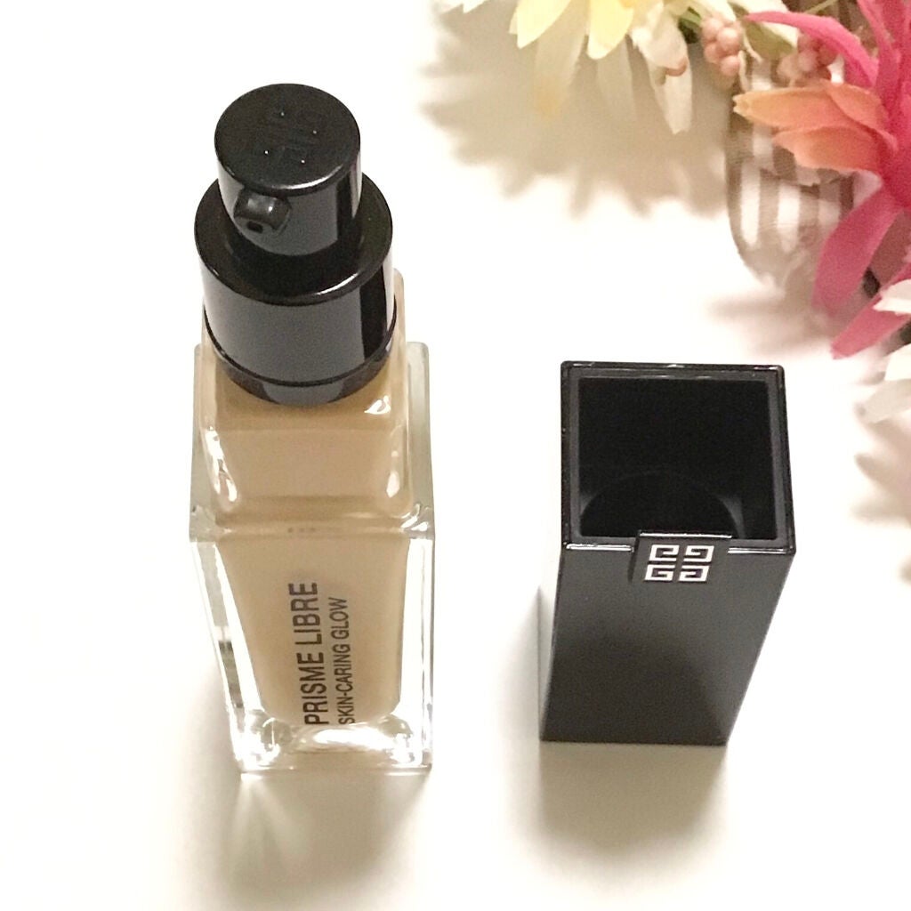 プリズム・リーブル・スキンケアリング・グロウ/GIVENCHY/リキッドファンデーションを使ったクチコミ(2枚目)