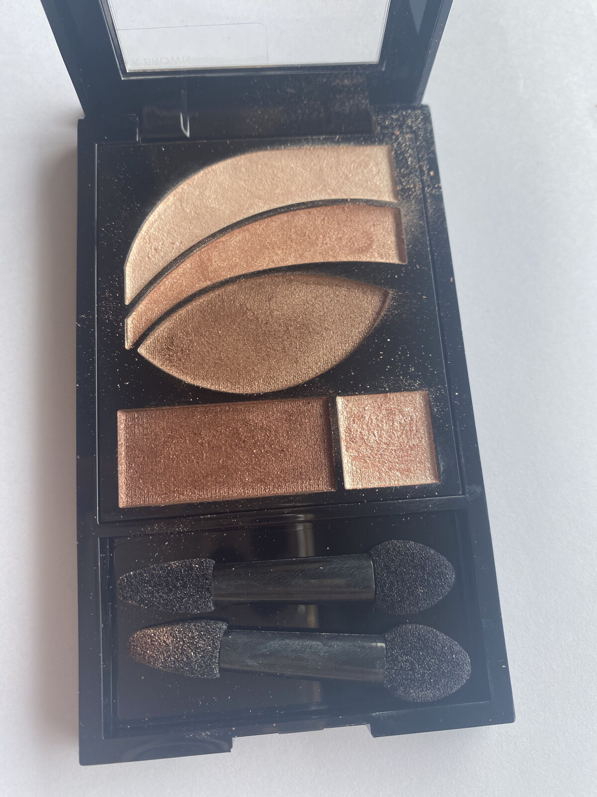 フォトレディ ディファイン ＆ シェード/REVLON/アイシャドウパレットを使ったクチコミ（2枚目）