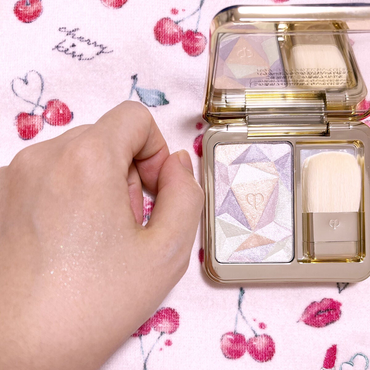 ル・レオスールデクラ /クレ・ド・ポー ボーテ/パウダーハイライトを使ったクチコミ(4枚目)