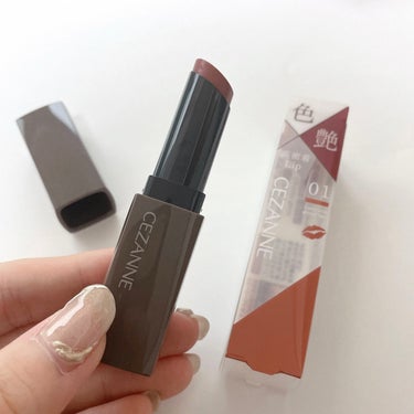 セザンヌ
リップカラーシールド
01 フィグブラウン

LIPS様から頂きました！
今バラエティショップで先行販売中の新作です

2色展開で、01はくすんだ赤みブラウン
リップバーム感覚でするする塗れる