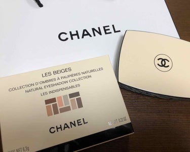 CHANELのアイシャドウ✨
今日5月10日発売の限定アイテム😊
さっそくGETしてきました💚🧡💛

レ ベージュ パレット ナチュレル レ ザンディスクパンサーブル❤️

発売前からかなり気になってい