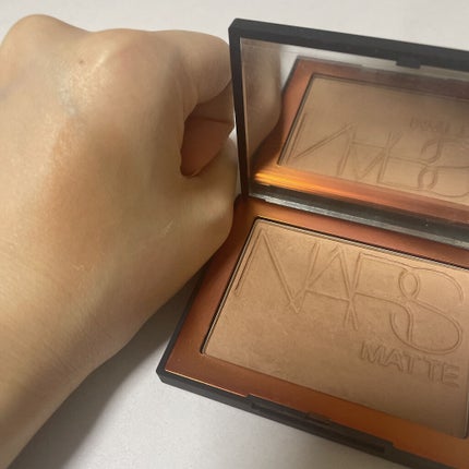 ブロンズパウダー/NARS/プレストパウダーを使ったクチコミ(2枚目)