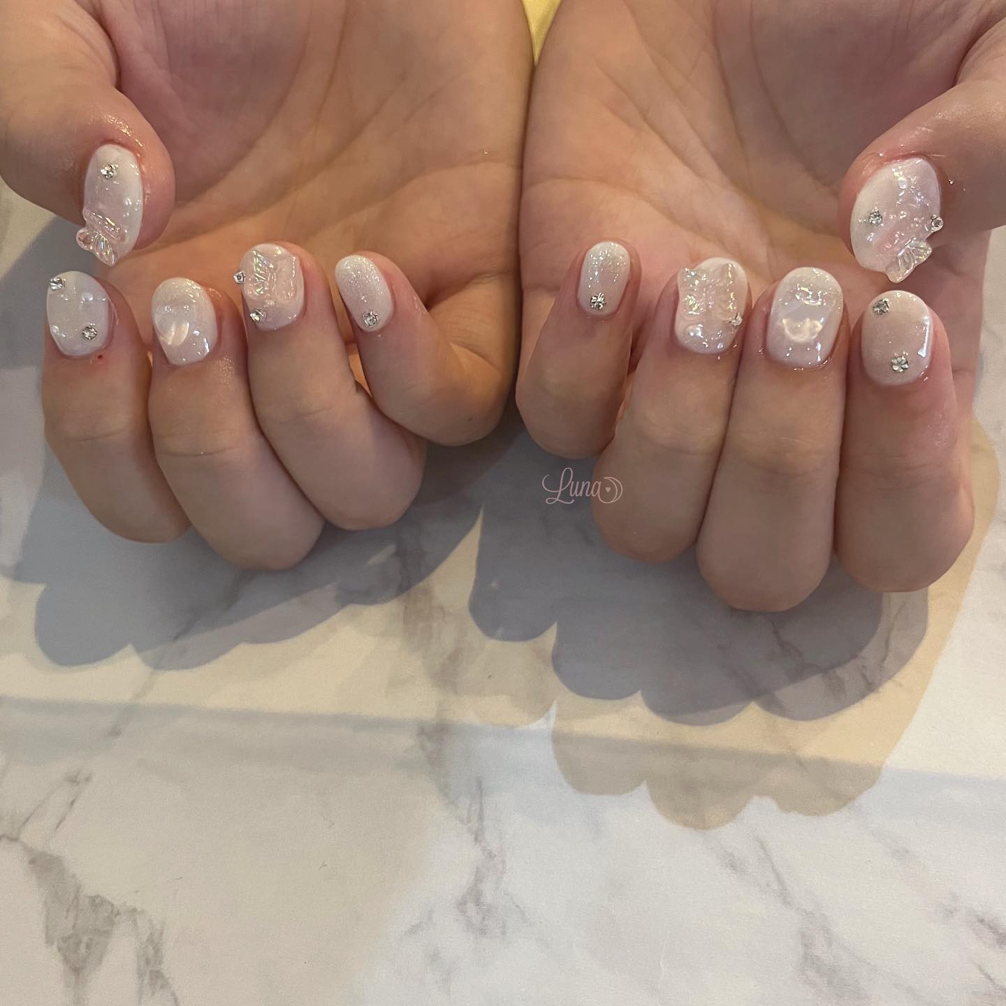 #ジェルネイル,#ワンカラーネイル,#ニュアンスネイル,#うるうるネイル,#ちゅるんネイル,#シンプルネイル,#パーツネイル,#透け感ネイル,#クリアネイル,#ぷっくりネイル,#ちぐはぐネイル,#韓国ネイル,#きらきらネイル,#うるつやネイル,#フレンチガーリーネイル,#ラメグラネイル,#蝶々ネイル,#ホワイトネイルのネイルデザイン
