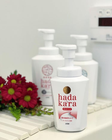 hadakara ボディソープ 泡で出てくるタイプ  フローラルブーケの香り 550ml/hadakara/ボディソープを使ったクチコミ（1枚目）