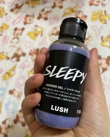 LUSHスリーピーシャワージェルを1週間試して見ての感想レポ

個人差があると思うので一個人の意見と思って見てもらえればなと思います🐣

・そこそこの値段がするがもちがいいので買い損しない

・1番大き