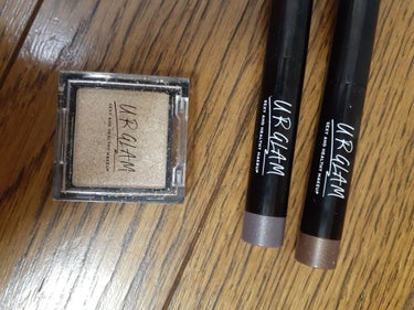 UR GLAM　POWDER EYESHADOW/U R GLAM/単色アイシャドウを使ったクチコミ（1枚目）