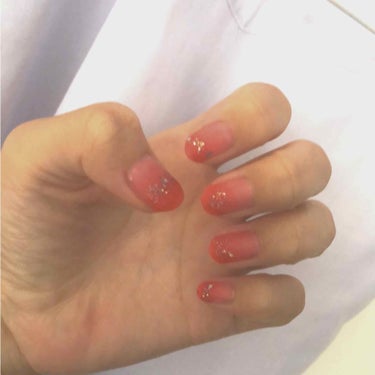 今日紹介するのはこちら💁‍♀️💁‍♂️

新マットりんご飴ネイル🍎💅

名付けて☟☟☟

りんごそーだマットネイル🍎✨💫

勝手に名乗りました。

1枚目の写真がりんごそーだマットネイル🍎
2枚目の写真