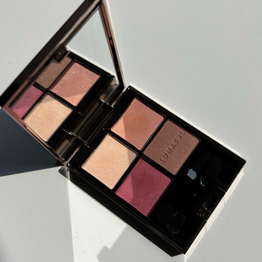 えむ。 投稿ある方フォロバ100リムバ100 on LIPS 「春のメイクにピックリなくすみのないピンク、ルナソルのアイシャド..」(6枚目)