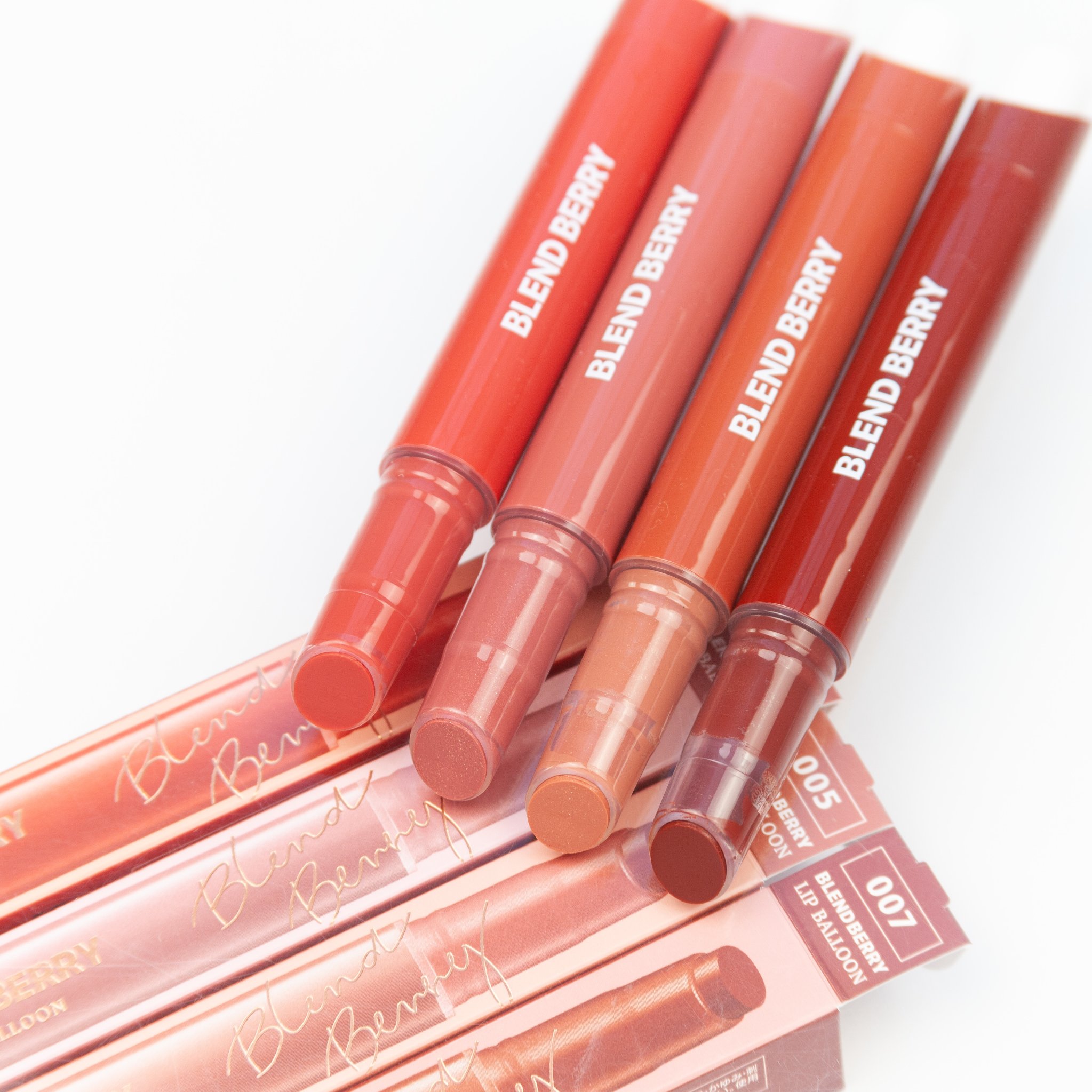 ブレンドベリー リップバルーン 002 惚気スカーレット/BLEND BERRY/口紅を使ったクチコミ（1枚目）