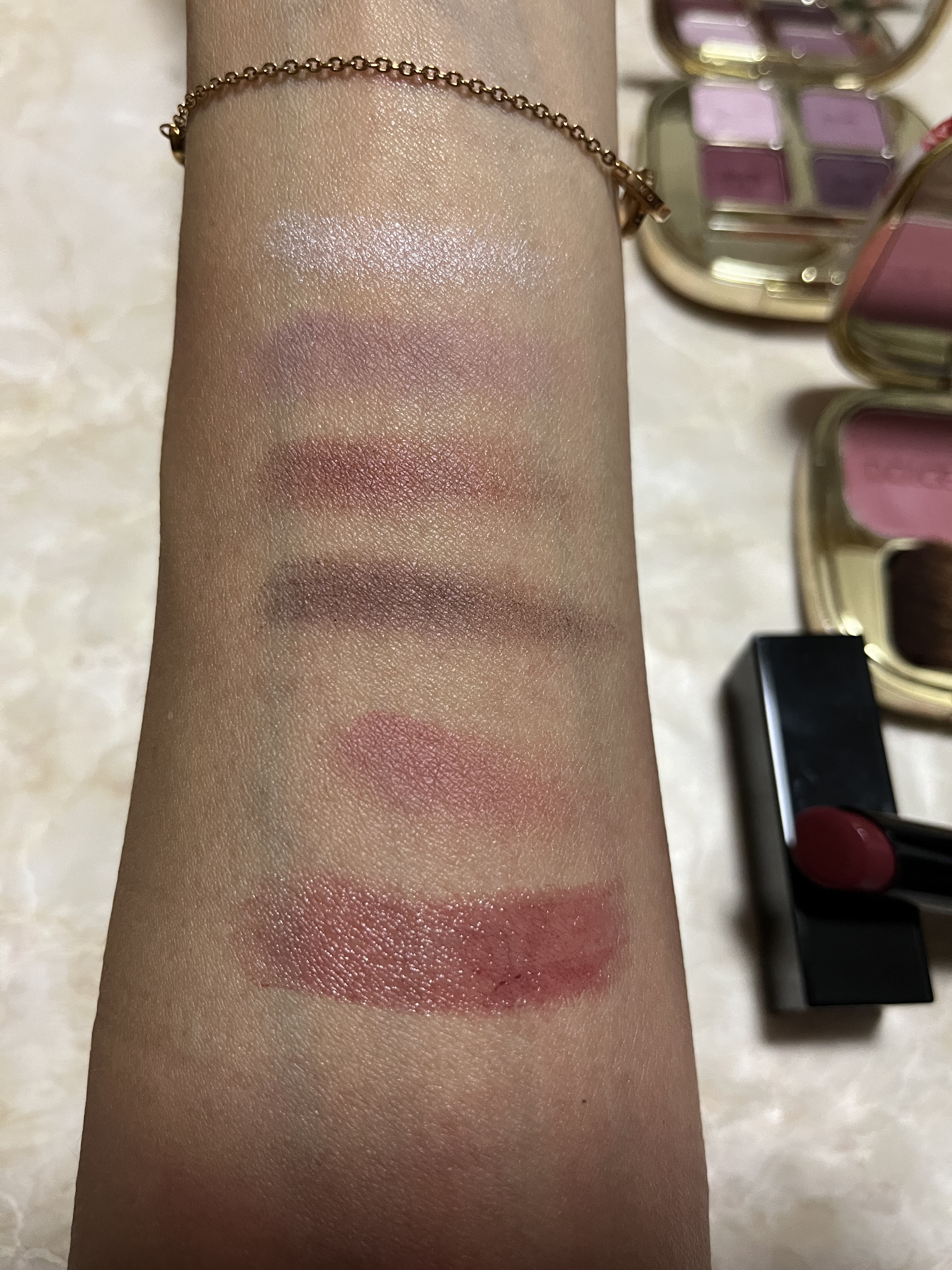 フェリンアイズ インテンスアイシャドウ クアッド/DOLCE&GABBANA BEAUTY/アイシャドウパレットを使ったクチコミ（2枚目）