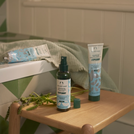 THE BODY SHOP公式アカウントのクチコミ「フット専用💙👣 
ザボディショップの
 ペパーミントシリーズ💙👣  
意外と見られる足元👣 .....」(3枚目)