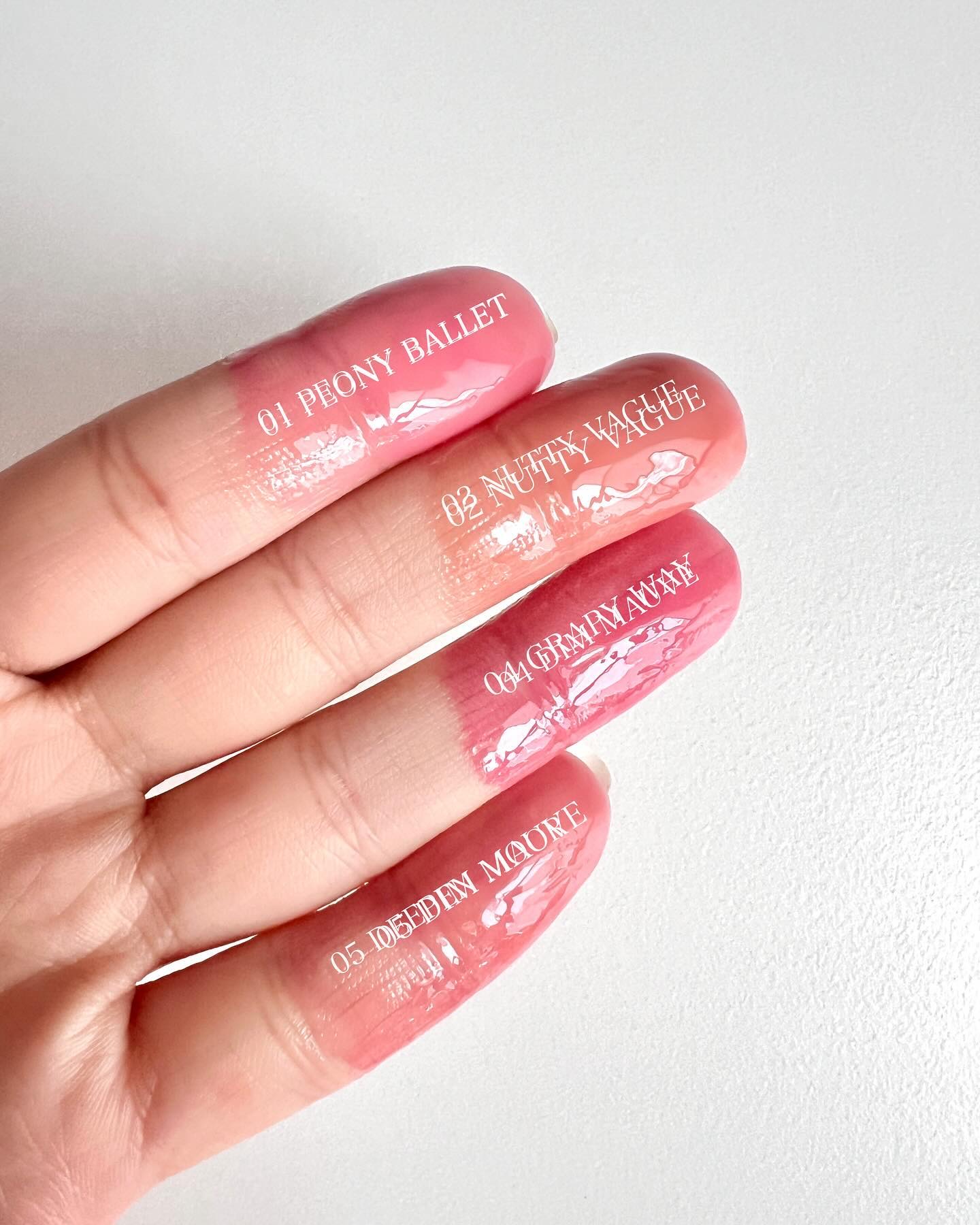 グラスティングカラーグロス/rom&nd/リップグロスを使ったクチコミ（2枚目）