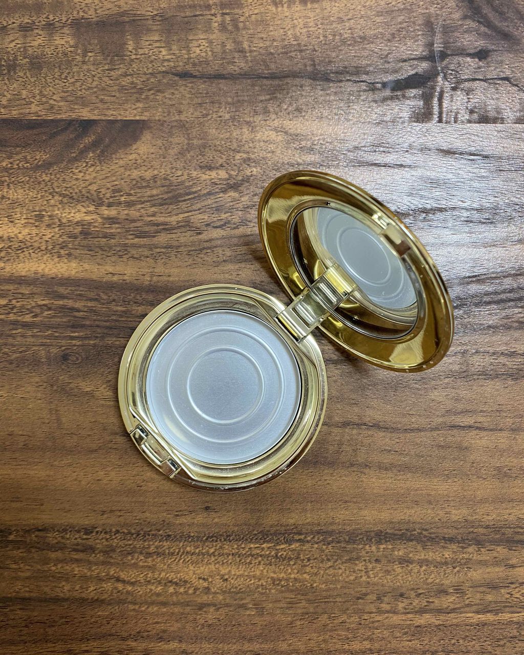 ラ プードル オートニュアンス/Elégance/プレストパウダーを使ったクチコミ(2枚目)