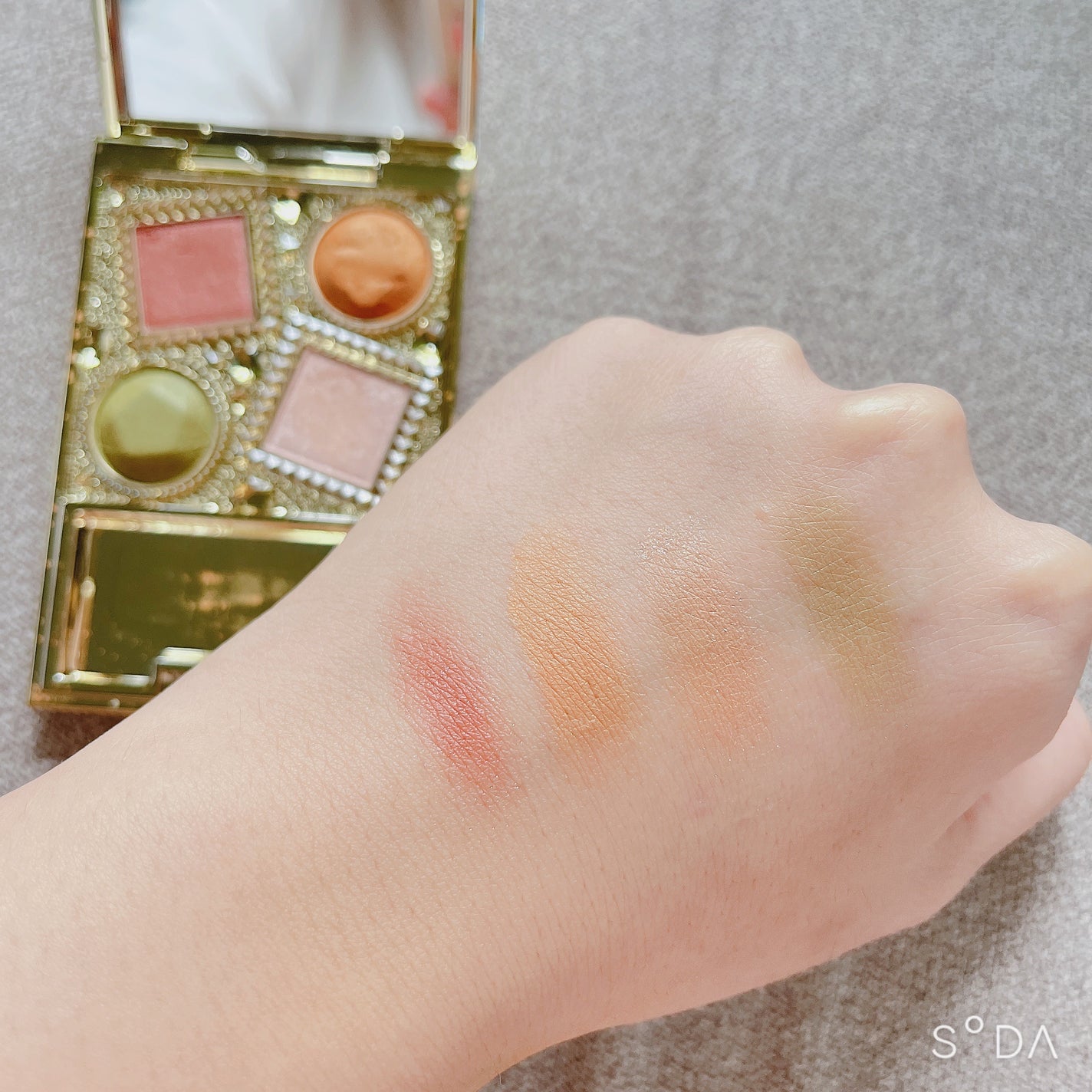 エレガンス ヌーヴェル アイズ/Elégance/アイシャドウパレットを使ったクチコミ(2枚目)