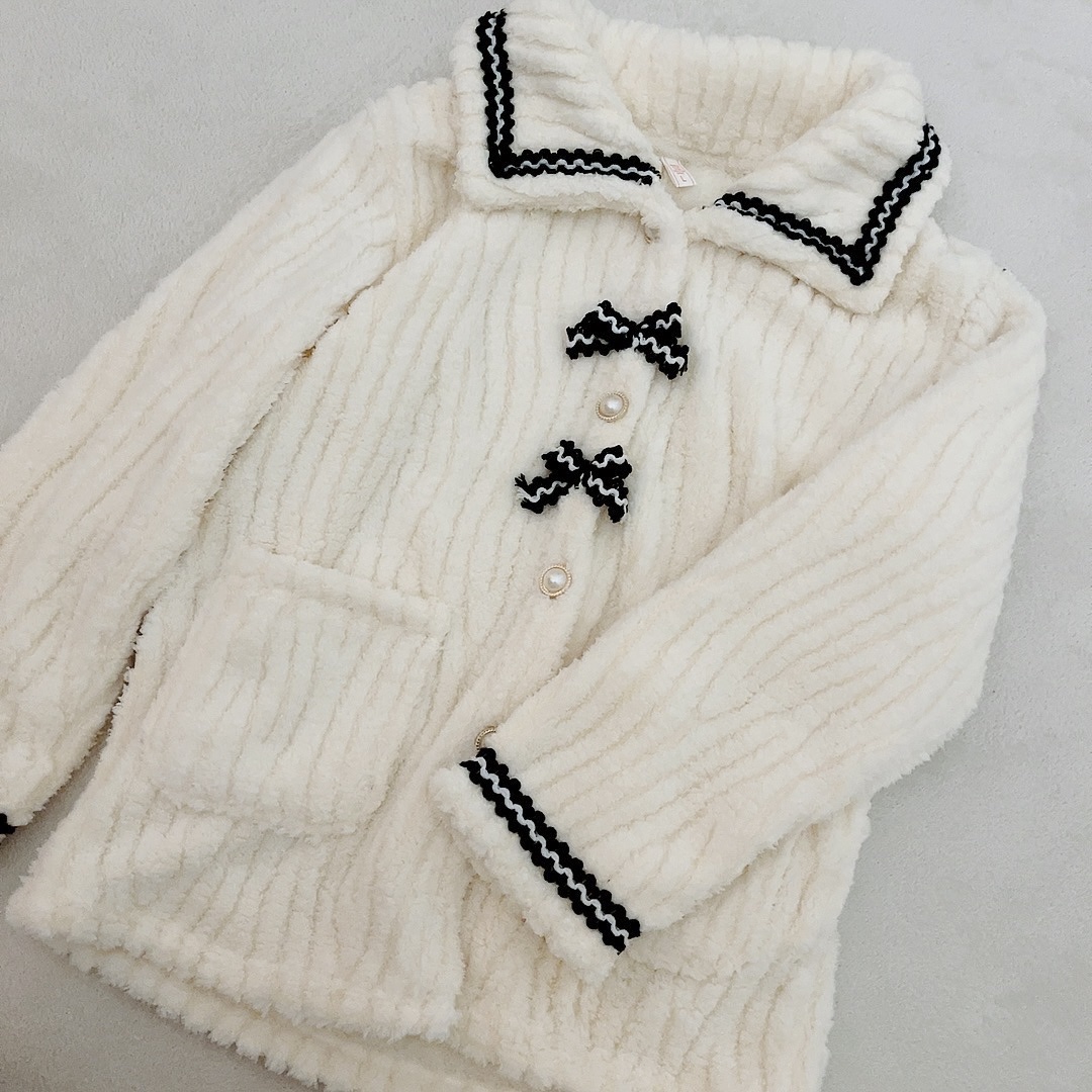 エレガントな蝶の模様がプリントされたポリエステルパジャマセット/temu/その他を使ったクチコミ（2枚目）