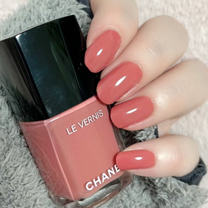 ヴェルニ ロング トゥニュ 945 エモシオン<数量限定色>/CHANEL/マニキュアを使ったクチコミ(2枚目)