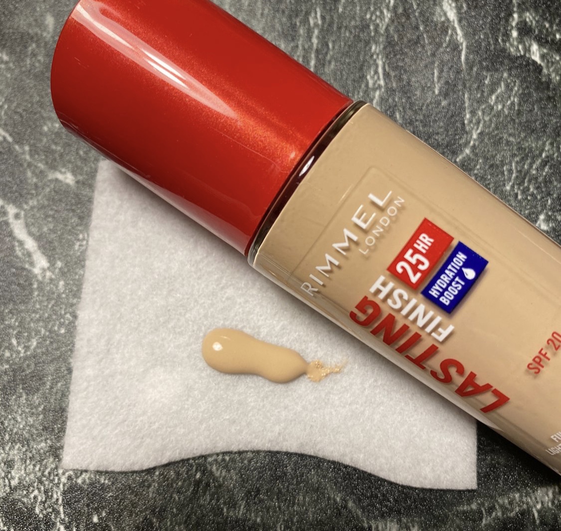 ラスティングフィニッシュ ファンデーション/リンメル ロンドン/リキッドファンデーションを使ったクチコミ（2枚目）