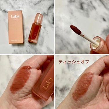 LaKa
Jelling Nude Gloss
（ジェリーイングヌードグロス）

生まれつきの唇の色のようにナチュラルなヌーディーカラーのリップ💓
全6色展開されている中から、「301Fig ring」を使用してみました。
深みのあるイチジクの色味で、顔色を明るく見せてくれるMLBBカラー。

実際に塗ってみると、さらっとしたオイルテクスチャーで軽い付け心地です。
グロスなのにしっかり色付いてくれるのがお気に入りのポイントでした✨
ベタつきもなく透け感のあるぷるっとした仕上がりが気に入りました💕

ヌードカラーなので自然な色づきで普段使いしやすい💋
ティッシュオフしてみるとツヤ感じありつつ、結構色が残ってくれています。
マスクにも色が移りにくいのも◎
チップも塗りやすく、他のカラーも気になりました🌸

@laka.official  @moreme_official
#Laka  #ラカ #韓国コスメの画像 その1