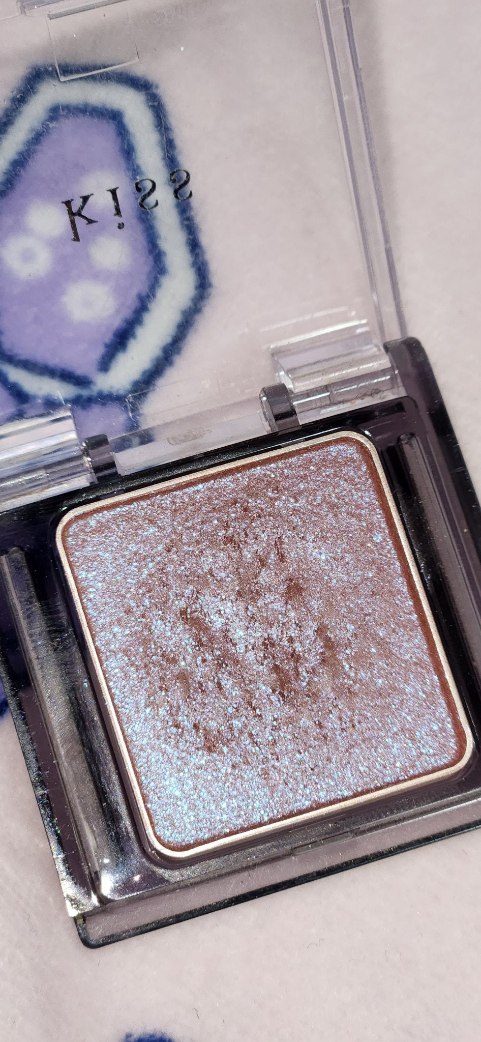 シアー グリッターアイズ/KiSS/単色アイシャドウを使ったクチコミ(4枚目)