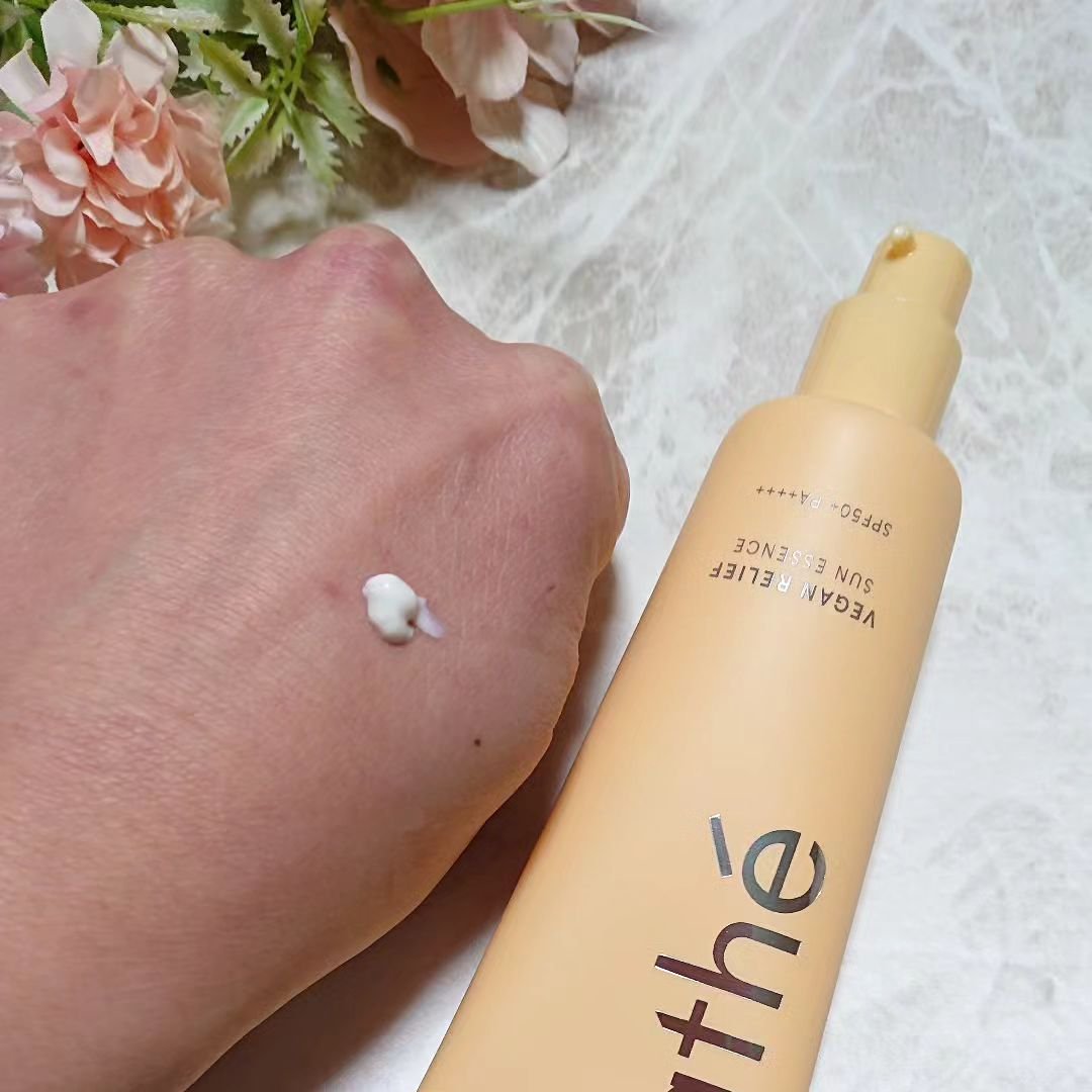 ヴィーガン リリーフ サン エッセンス /athé/日焼け止めクリームを使ったクチコミ（3枚目）