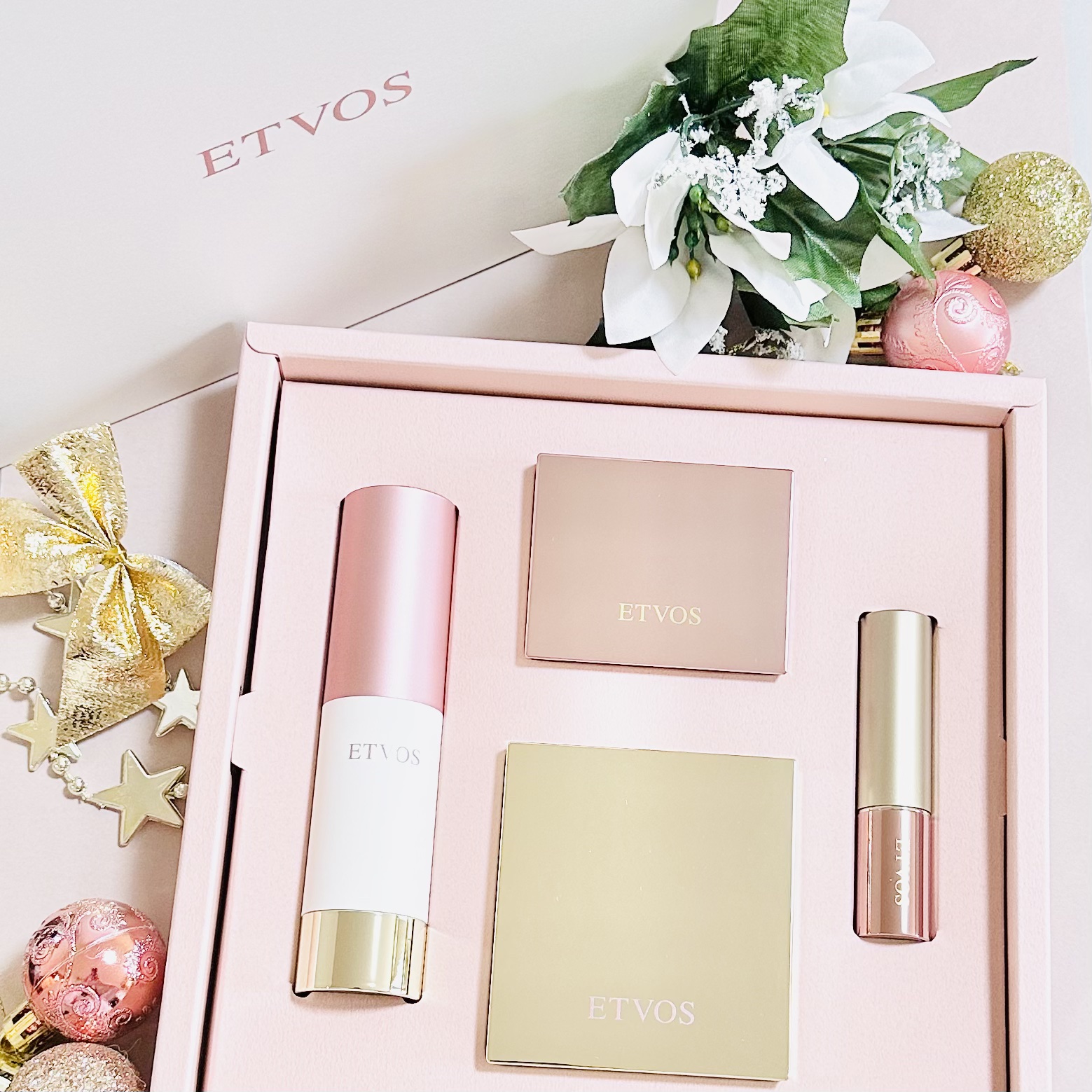 ETVOS ホリデーコフレ2023ジョイピンク　新品・未使用 ETVOS（エトヴォス）×クリスマスコフレ2023】アイシャドウパレットや