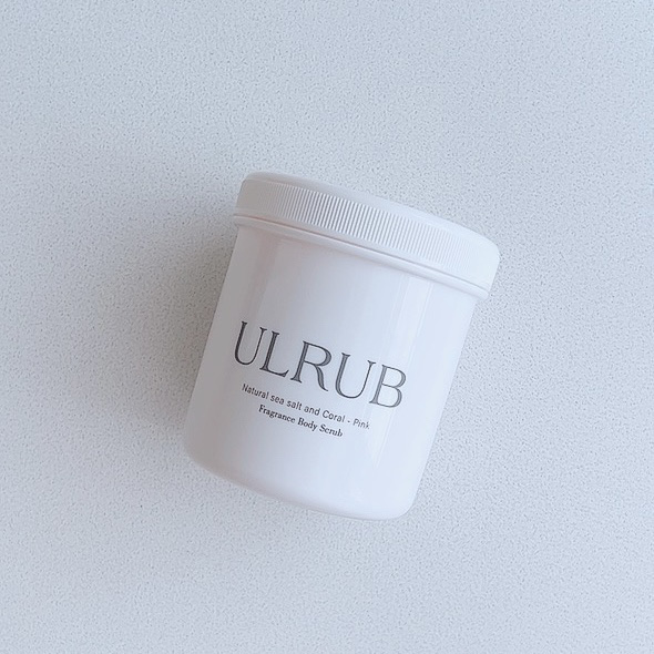 
【URLUB ボディスクラブ】

プレゼントでもらったんだけど、めっちゃ良い🎁💘

スクラブがピンクで可愛くて気分あがるし、なんとボディーソープにもなるし、泡立てて使ったらデリケートゾーンにも使ってOKだし、もちろん膝とか肘とか背中と