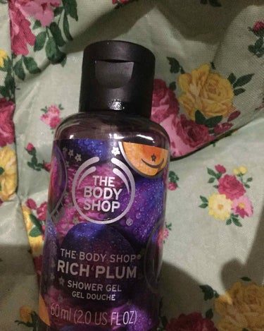 THE BODY SHOP シャワージェル リッチプラムのクチコミ「クリスマスにイギリスの友達と買い物をしました。

イギリス感が好きです。..」（1枚目）