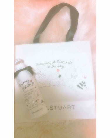 JILLSTUART♡ボディミルク  250ml
バニラの香り♪
保湿をしたい時や、甘い香りに囲まれたい時にオススメです♪
パッケージのデザインが可愛くてお気に入りです❣️

#JILLSTUART 
