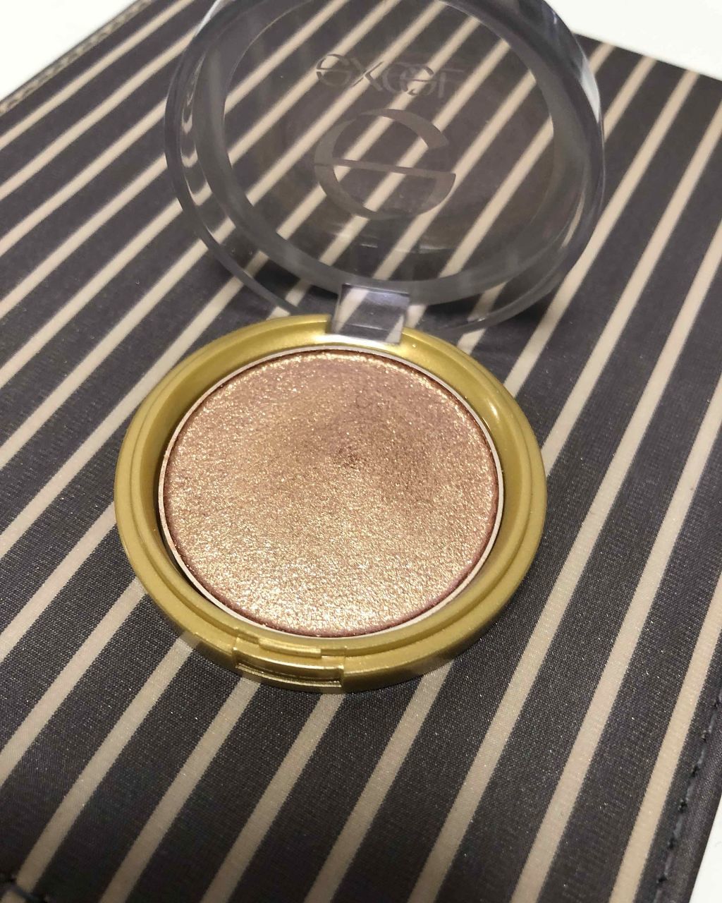 シャイニーシャドウ N/excel/単色アイシャドウを使ったクチコミ（1枚目）