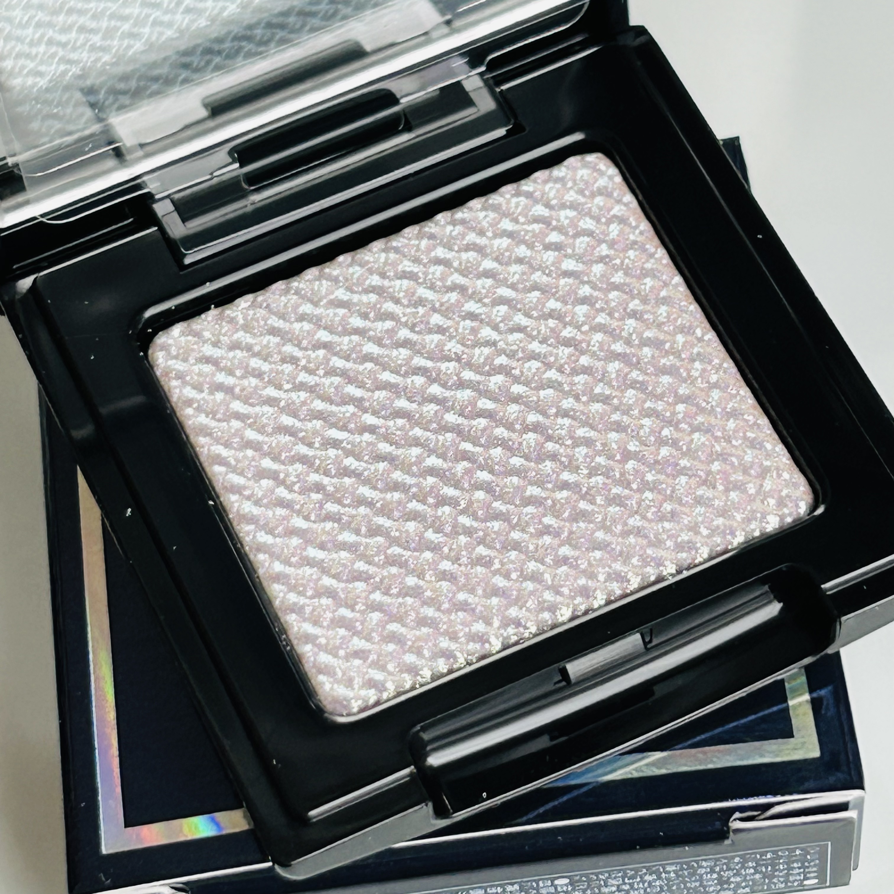 エレガンス ラズル スターアイカラー/エレガンス ラズル /単色アイシャドウを使ったクチコミ（2枚目）