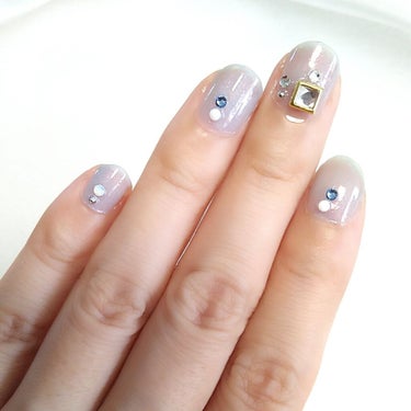 涼しげネイル💅✨✨

久しぶりにネイルシールを購入したので、
ちょこっとネイルしてみました🤗
シールも涼しいお色なので、ネイルもブルー系に❤️

少し残念な事に、一番可愛い菱形の飾が剥がす時に
接着剤か