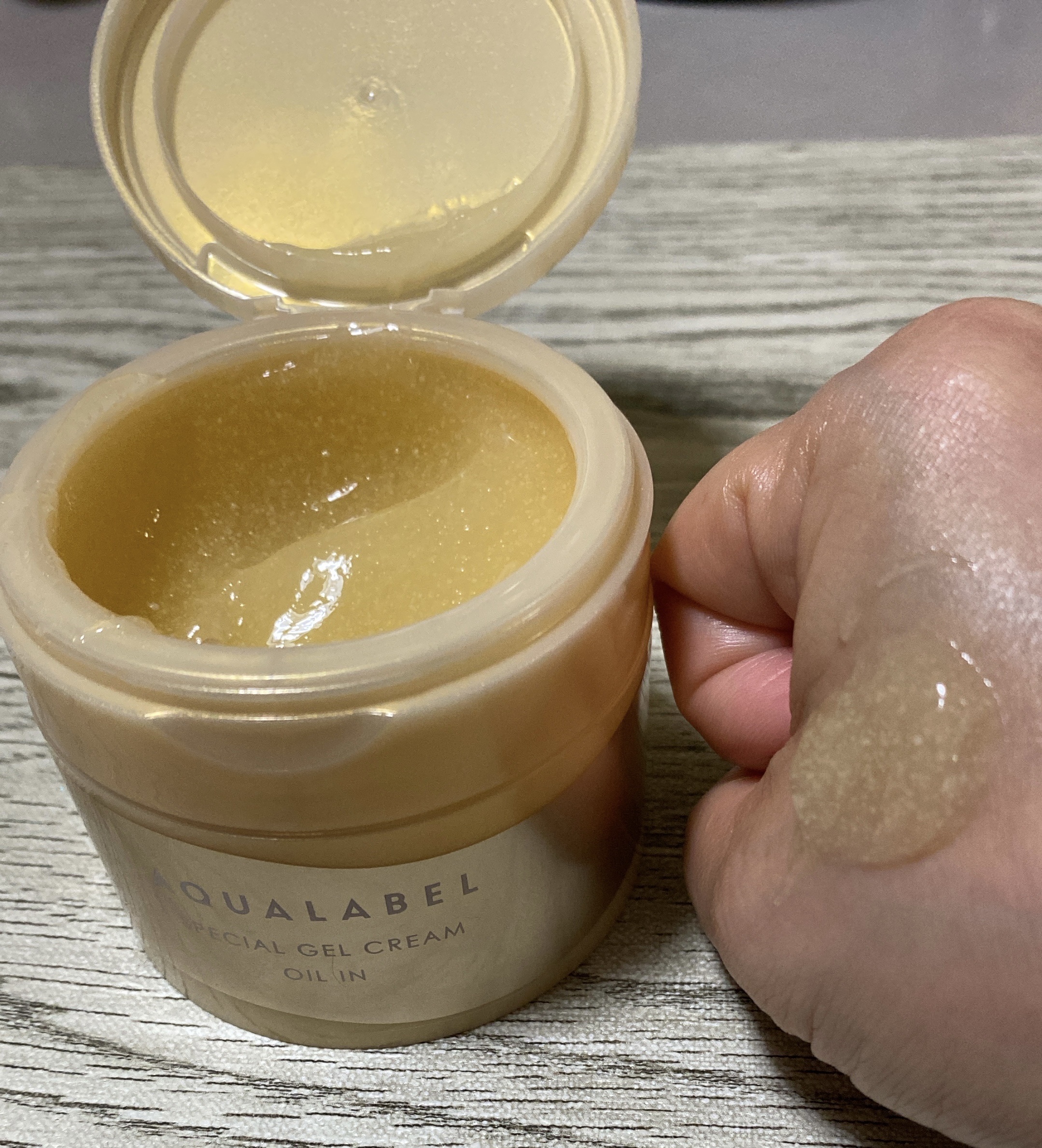 スペシャルジェルクリーム　ＥＸ　（オイルイン）/アクアレーベル/オールインワン化粧品を使ったクチコミ（2枚目）