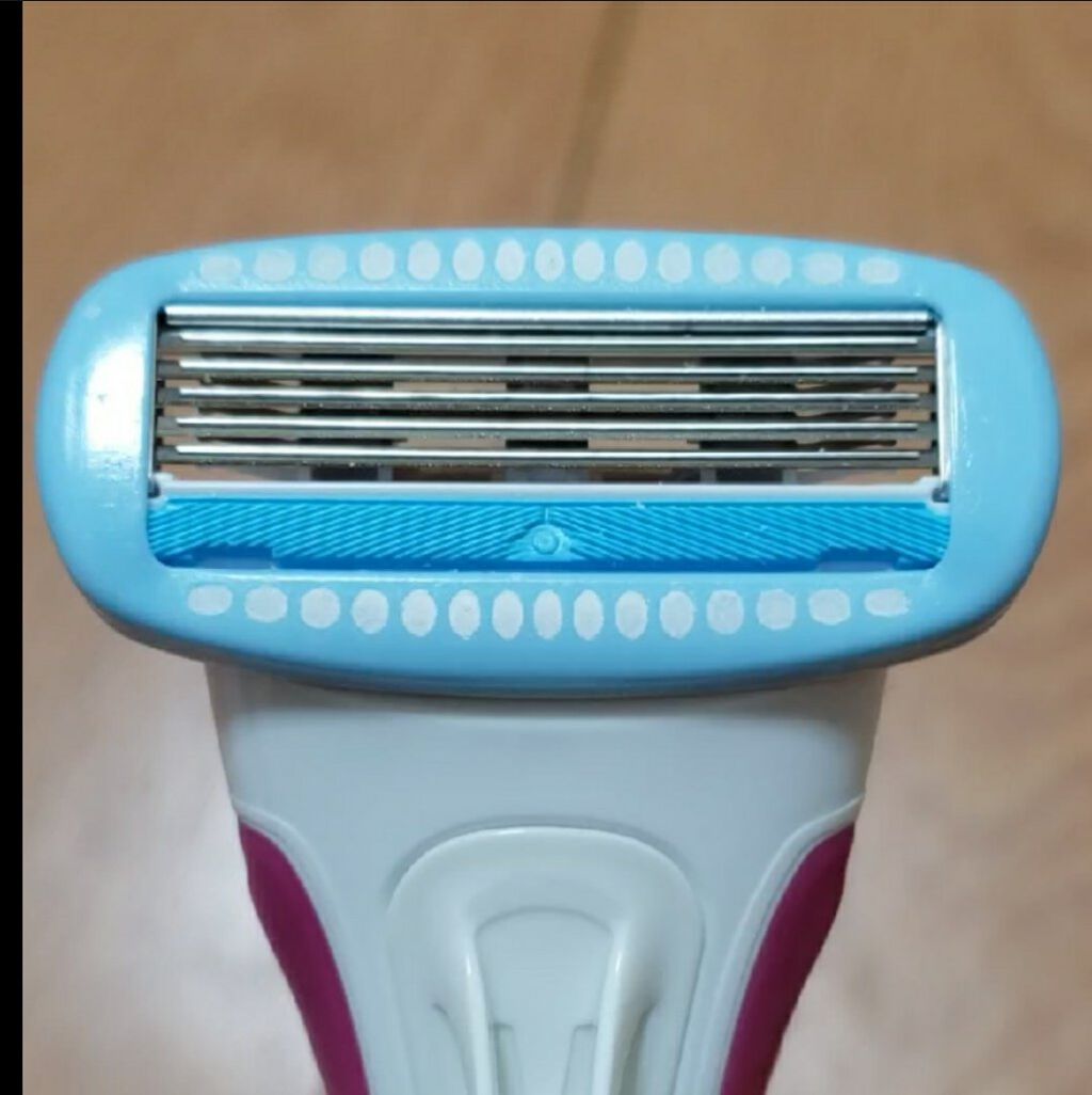 ハイドロシルク トリムスタイル ホルダー （刃付き）/ハイドロシルク/シェーバーを使ったクチコミ（2枚目）