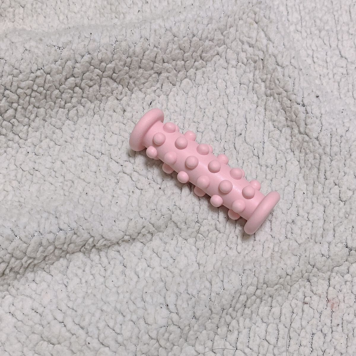 こん@フォロバ on LIPS 「セリアで足、腕用のローラー買ってみました!椅子に座りながら足の..」(1枚目)