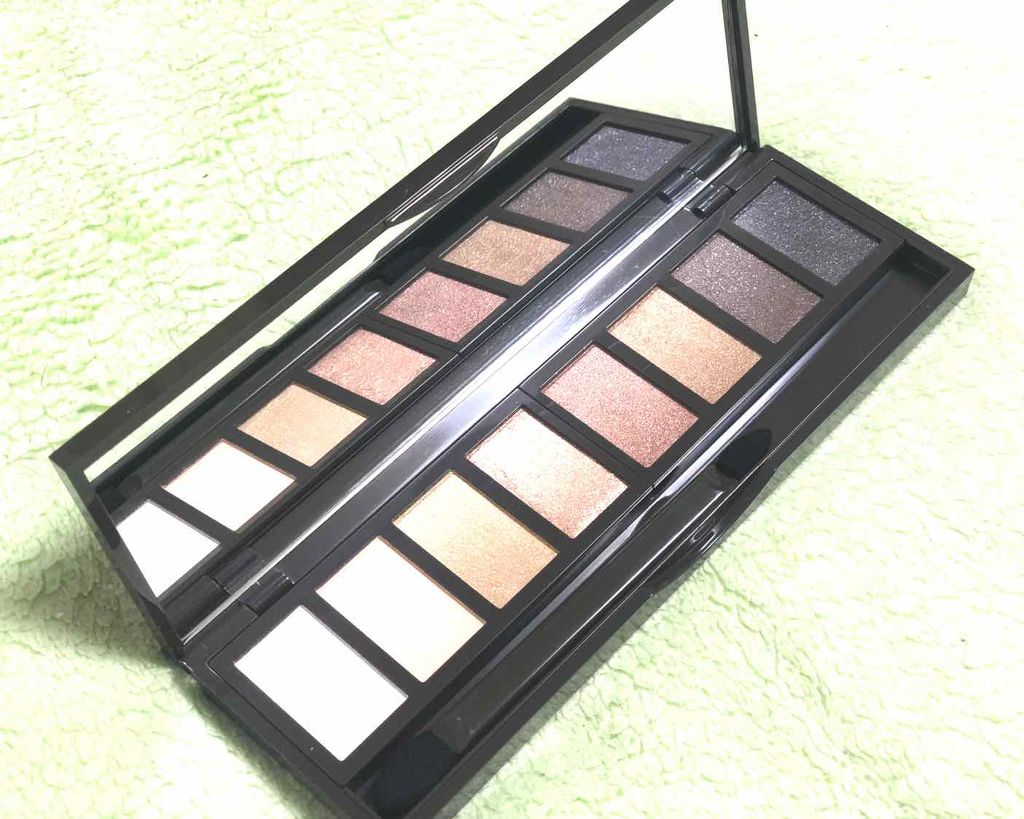 グラマラスリッチ アイパレット (クリスマスコフレ 2018)/Visée/メイクアップキットを使ったクチコミ（1枚目）