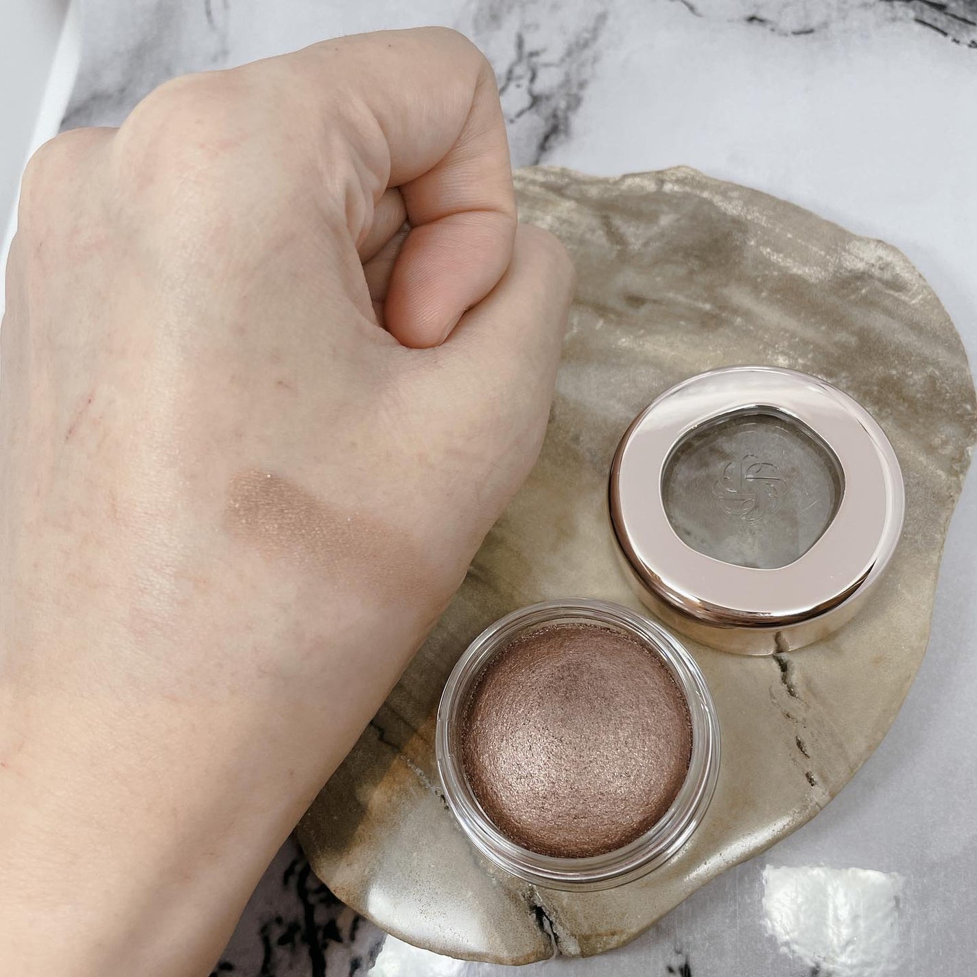 アイグロウジェム スキンシャドウ/DECORTÉ/ジェル・クリームアイシャドウを使ったクチコミ(4枚目)