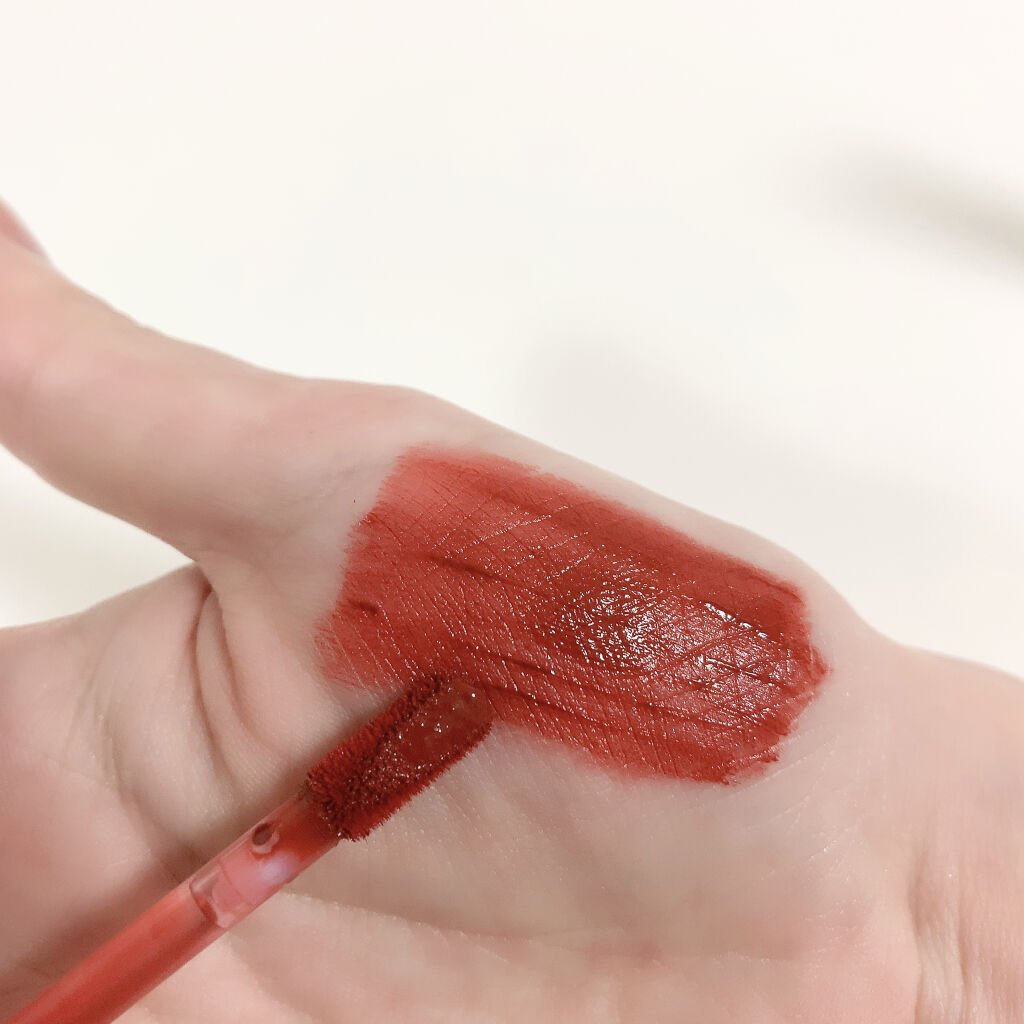 オールタイム ムード ベルベットティント 12AM どうしたの こんな遅い時間に〈ローズブリック〉/saat insight/リップティントを使ったクチコミ（2枚目）