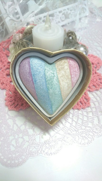 ハートハイライター ユニコーンハート/MAKEUP REVOLUTION/パウダーハイライトを使ったクチコミ(2枚目)