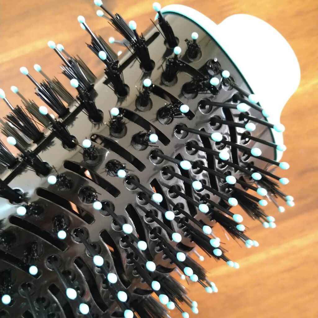 ボリューマイザーヘアードライヤーブラシ/REVLON/ヒートブラシを使ったクチコミ（2枚目）